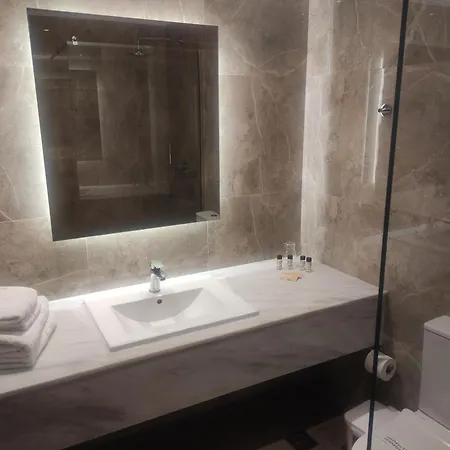 Themis Hotel