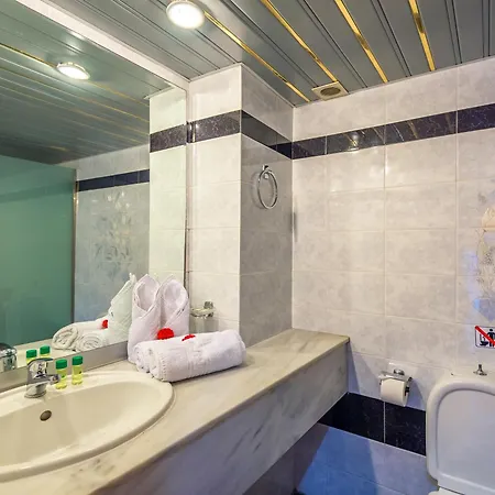 Themis Hotel 4*